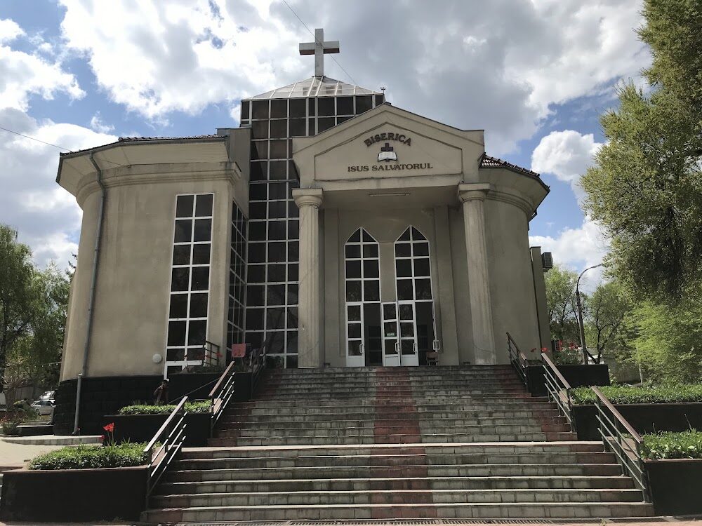 Biserica Isus Salvatorul — exterior